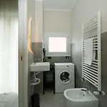 Appartement Monolocale X 2 Con Balcone E Cucina - Famagosta *