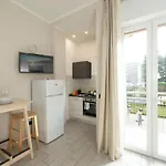 Monolocale X 2 Con Balcone E Cucina - Famagosta Appartement *