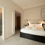 Monolocale X 2 Con Balcone E Cucina - Famagosta Milan
