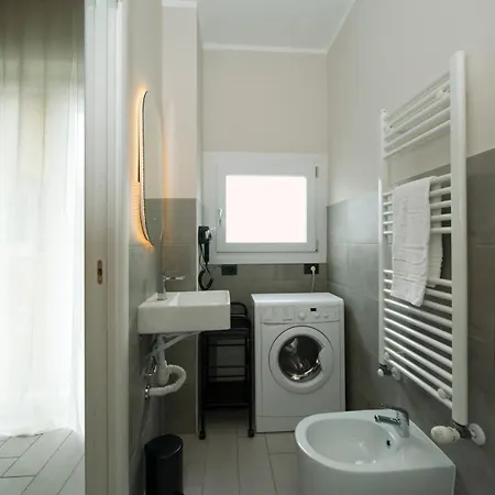 Apartamento Monolocale X 2 Con Balcone E Cucina - Famagosta *