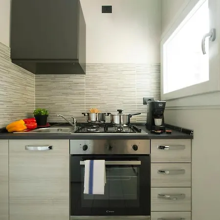 Monolocale X 2 Con Balcone E Cucina - Famagosta * Milan