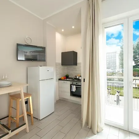 Monolocale X 2 Con Balcone E Cucina - Famagosta