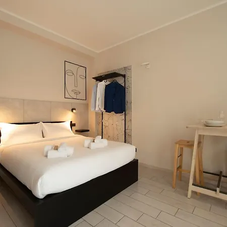 Monolocale X 2 Con Balcone E Cucina - Famagosta * Milan