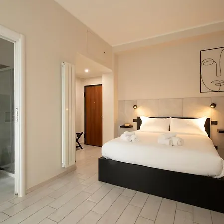 Appartement Monolocale X 2 Con Balcone E Cucina - Famagosta Milan