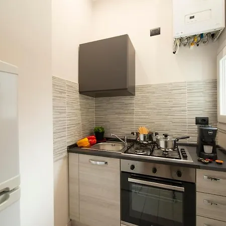 Monolocale X 2 Con Balcone E Cucina - Famagosta Appartement